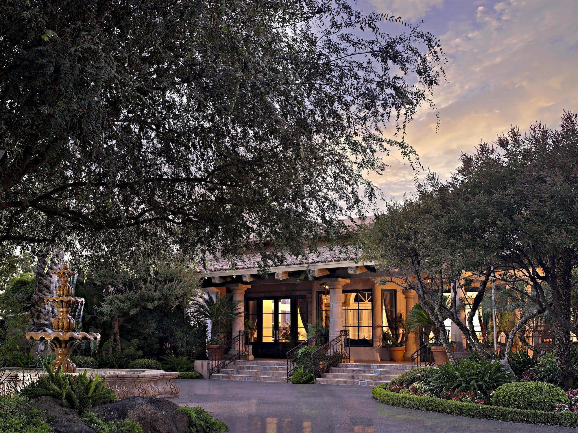 Harris Ranch Inn And Restaurant Huron Exteriör bild
