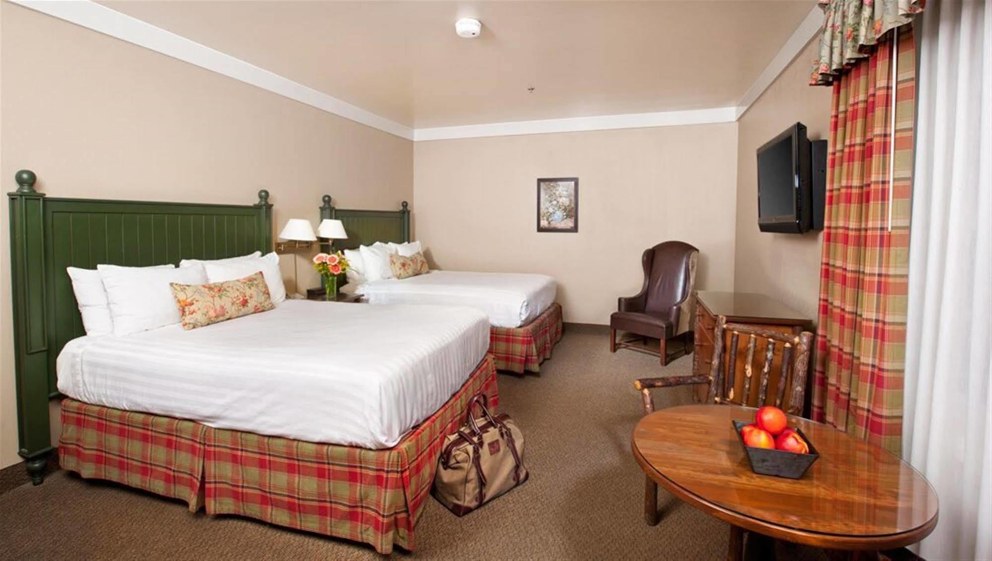 Harris Ranch Inn And Restaurant Huron Exteriör bild